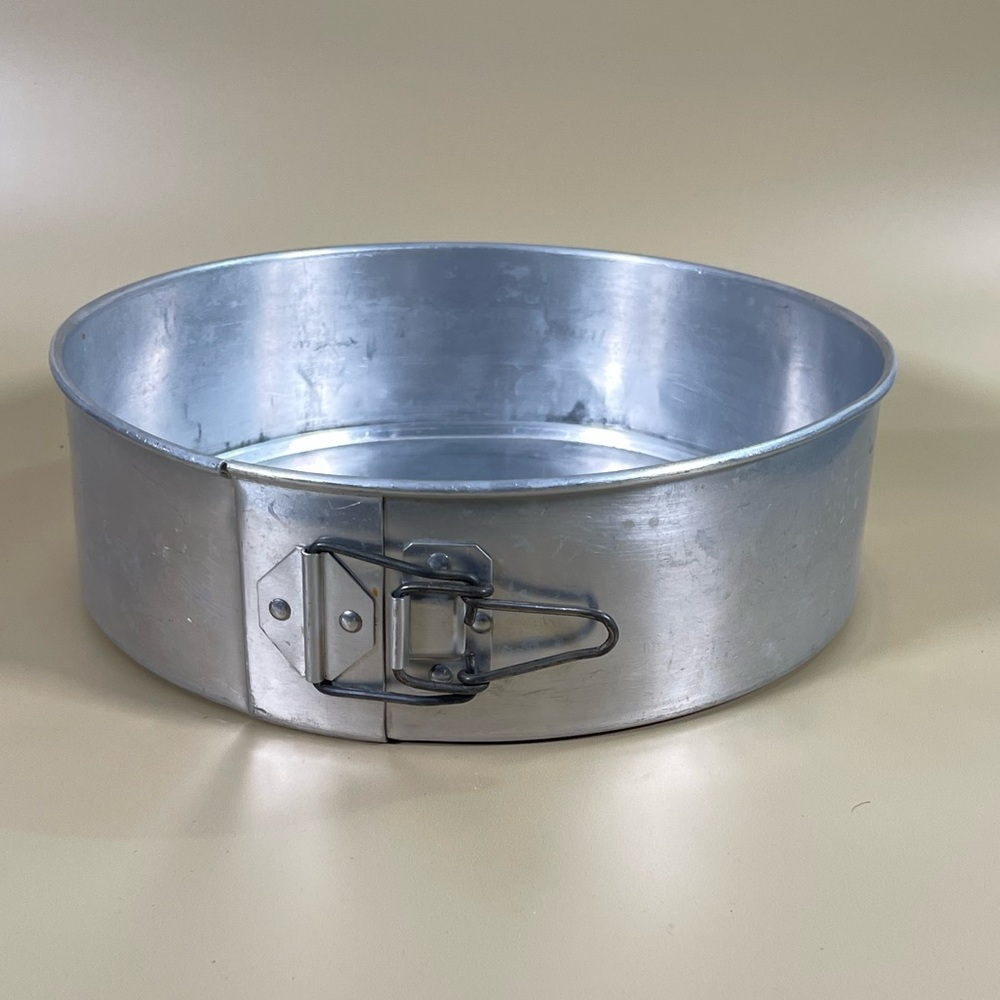 Vintage Springform Aluminum  Cheesecake Pan 10"x 3"
